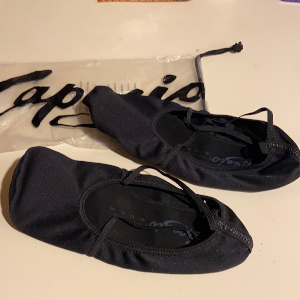 Black dance shoe